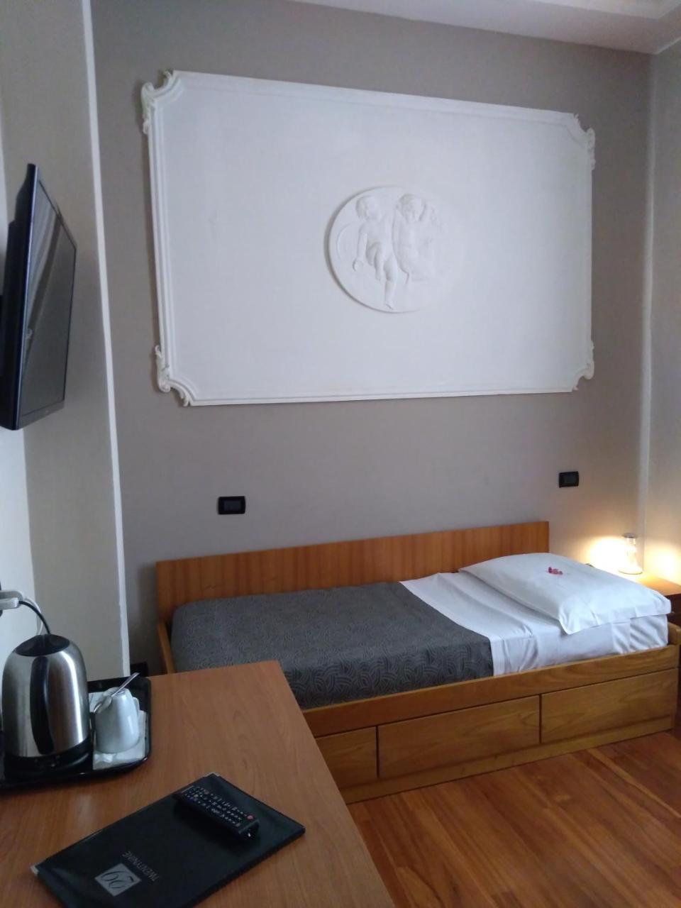 Hotel Twenty Nine Генуа Екстериор снимка