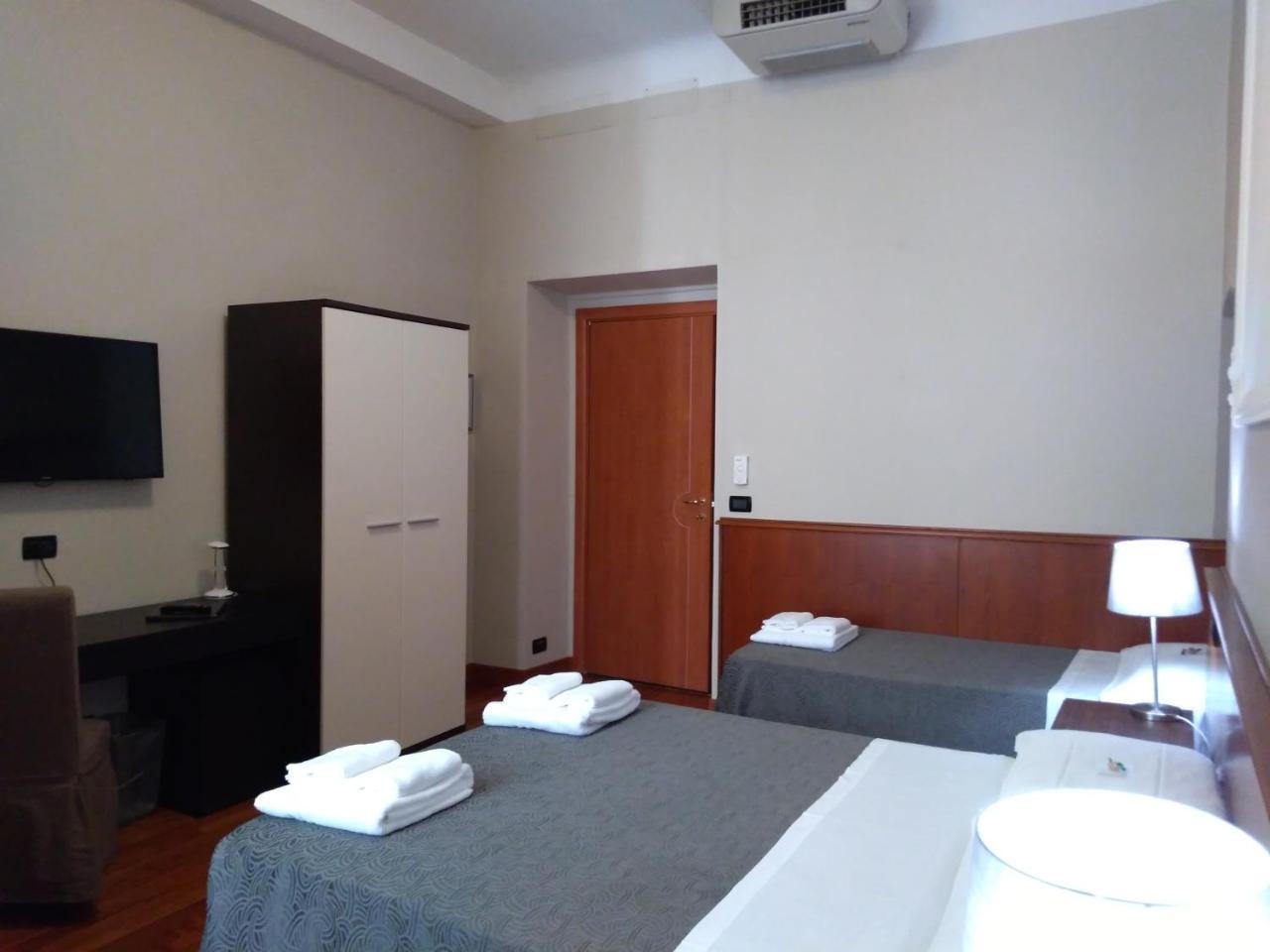 Hotel Twenty Nine Генуа Екстериор снимка