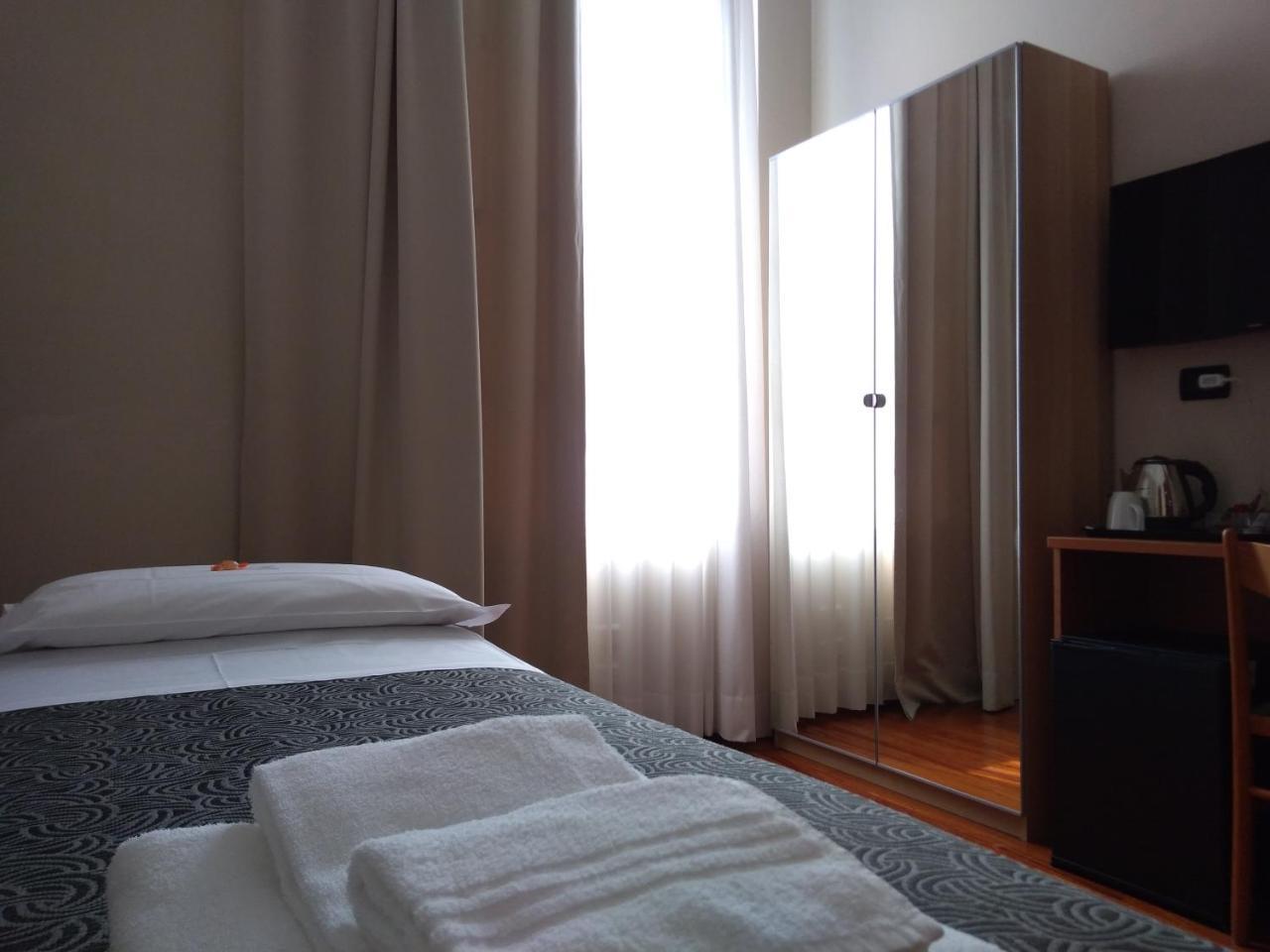 Hotel Twenty Nine Генуа Екстериор снимка